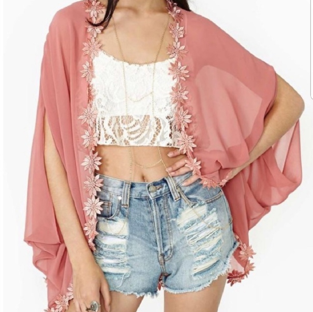 Nasty Gal Pretty Daisies Chiffon Kimono